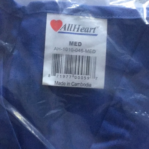 Scrub top - Picture 2 of 2